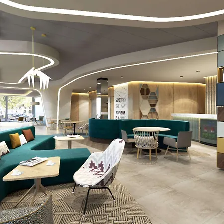 Отель Hampton By Hilton East 3*